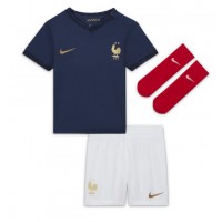 Frankrig Antoine Griezmann #7 Hjemmebanesæt Børn VM 2022 Kortærmet (+ Korte bukser)